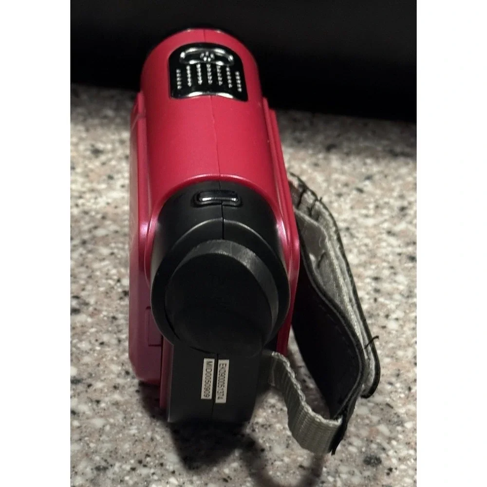 Digital Concepts Handheld Camcorder SD Removable Storage Pink Black MID0050909